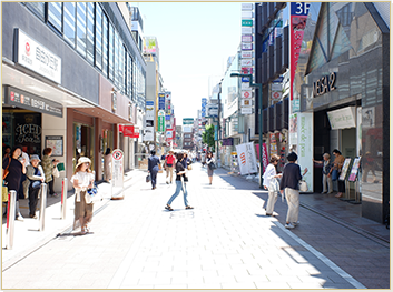 駅から徒歩1分